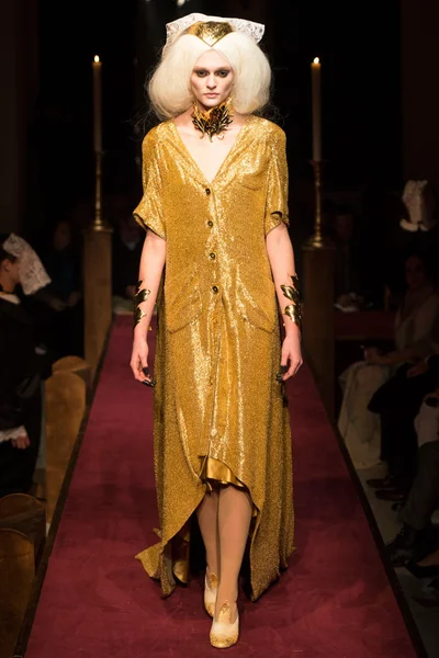 Look 37